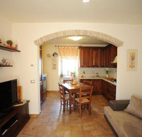 casa indipendente in vendita a Loreto