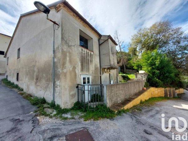 casa indipendente in vendita a Loreto