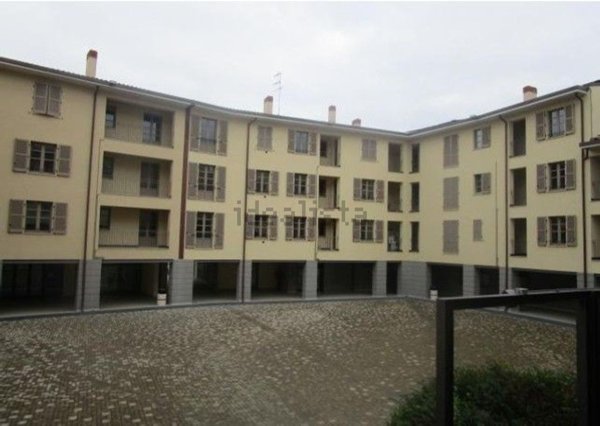 locale commerciale in vendita a Loreto