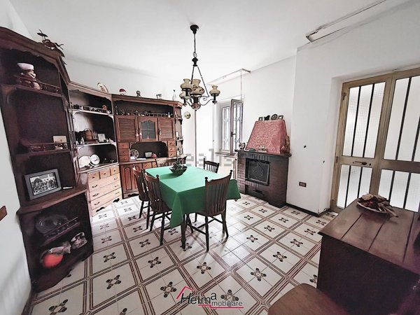 casa indipendente in vendita a Loreto