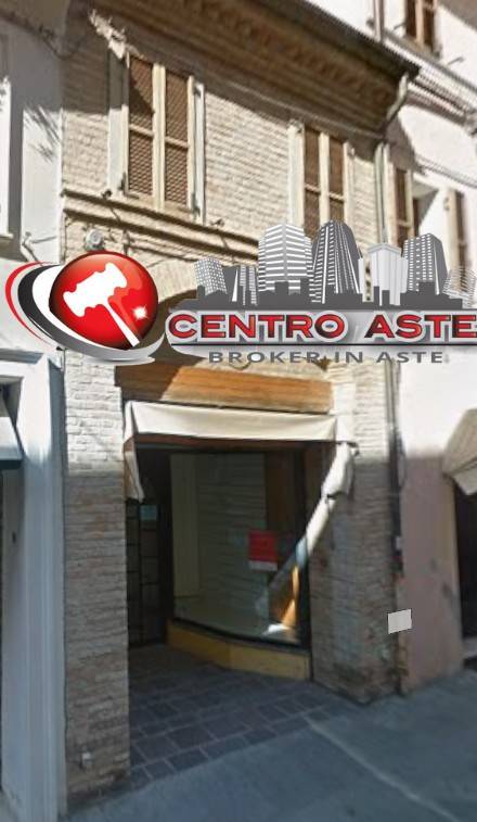 negozio in vendita a Loreto