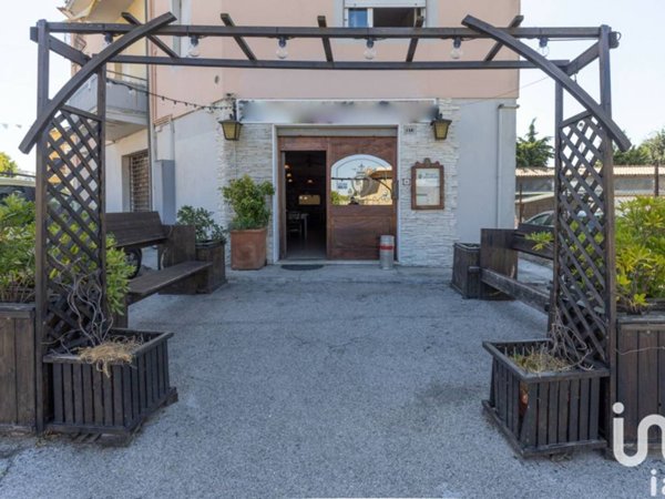 negozio in vendita a Loreto