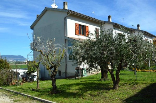 casa indipendente in vendita a Loreto