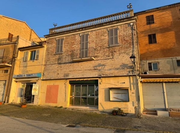 trivano in vendita a Loreto