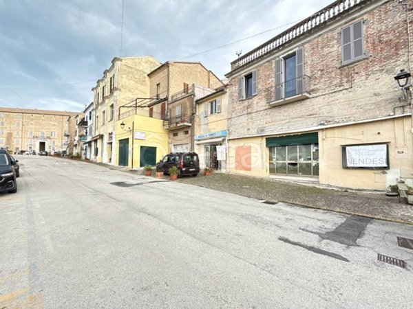 trivano in vendita a Loreto
