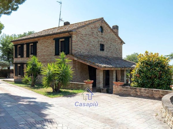 casa indipendente in vendita a Loreto