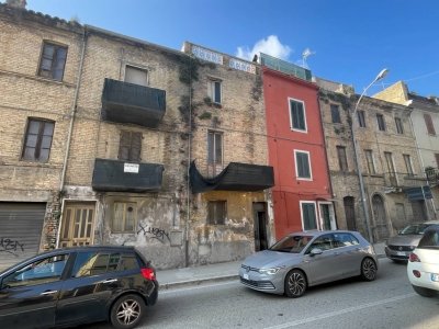 casa indipendente in vendita a Loreto