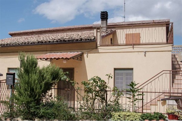 casa indipendente in vendita a Loreto