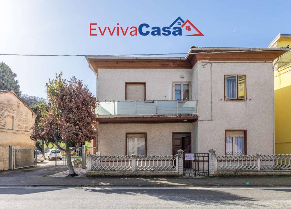 casa indipendente in vendita a Loreto in zona Villa Musone