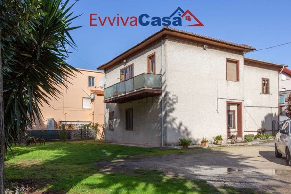 casa indipendente in vendita a Loreto in zona Villa Musone
