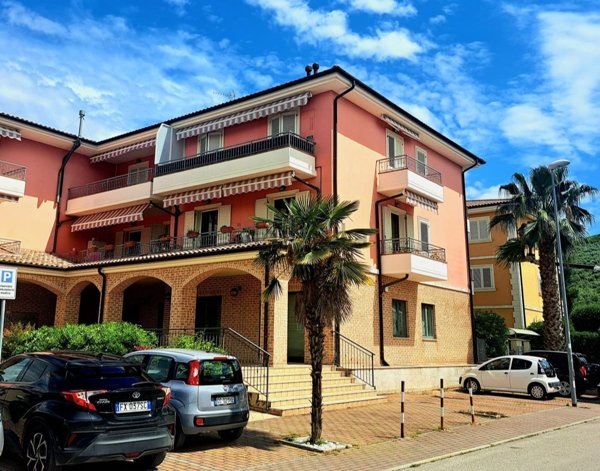 appartamento in vendita a Loreto in zona Villa Musone