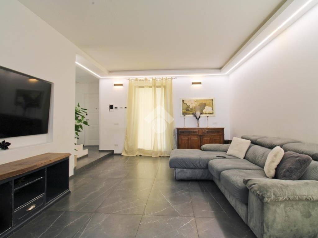 casa indipendente in vendita a Loreto