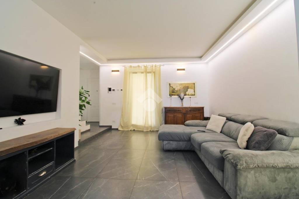 casa indipendente in vendita a Loreto