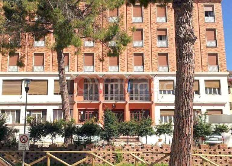 negozio in vendita a Loreto