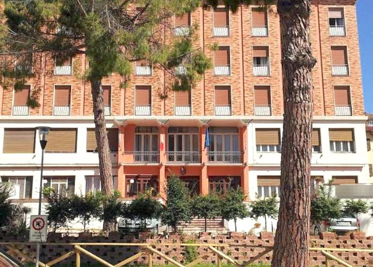 negozio in vendita a Loreto