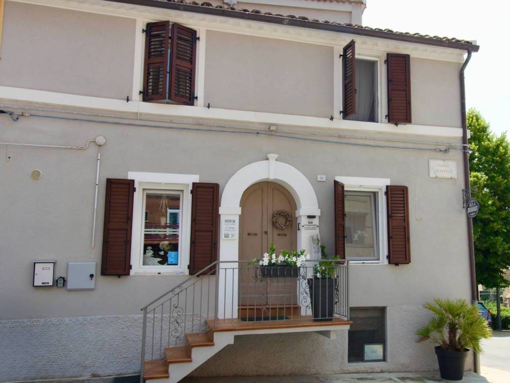 casa indipendente in vendita a Loreto