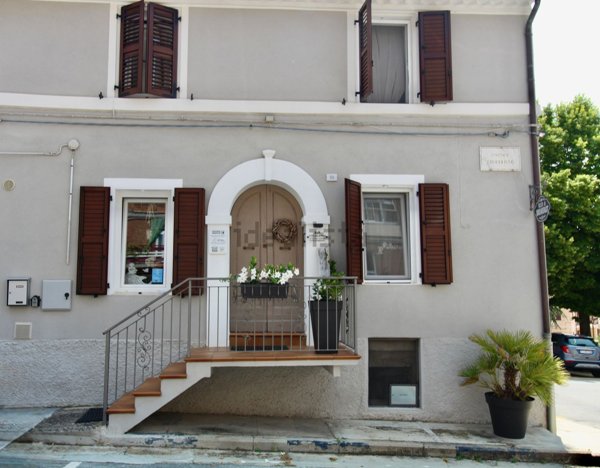 casa indipendente in vendita a Loreto