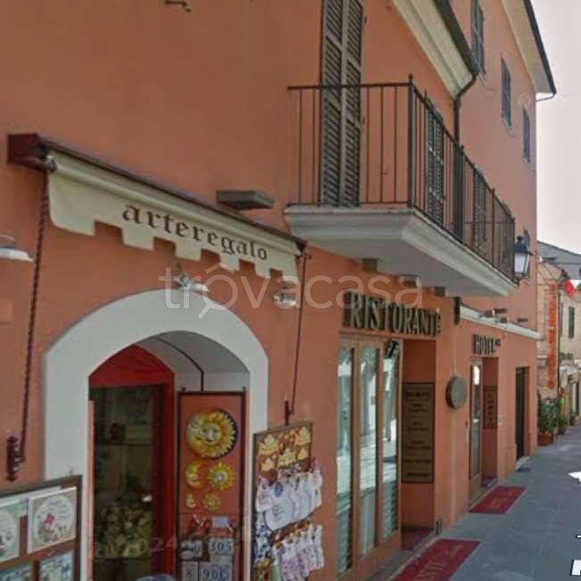 negozio in vendita a Loreto
