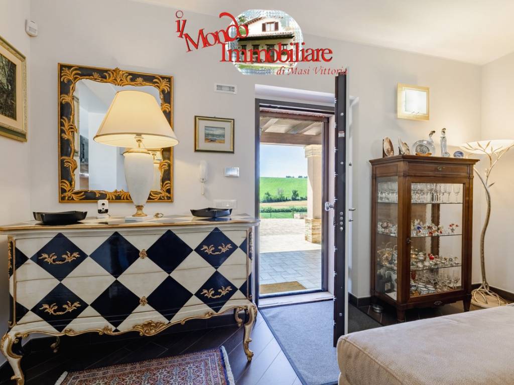 casa indipendente in vendita a Loreto