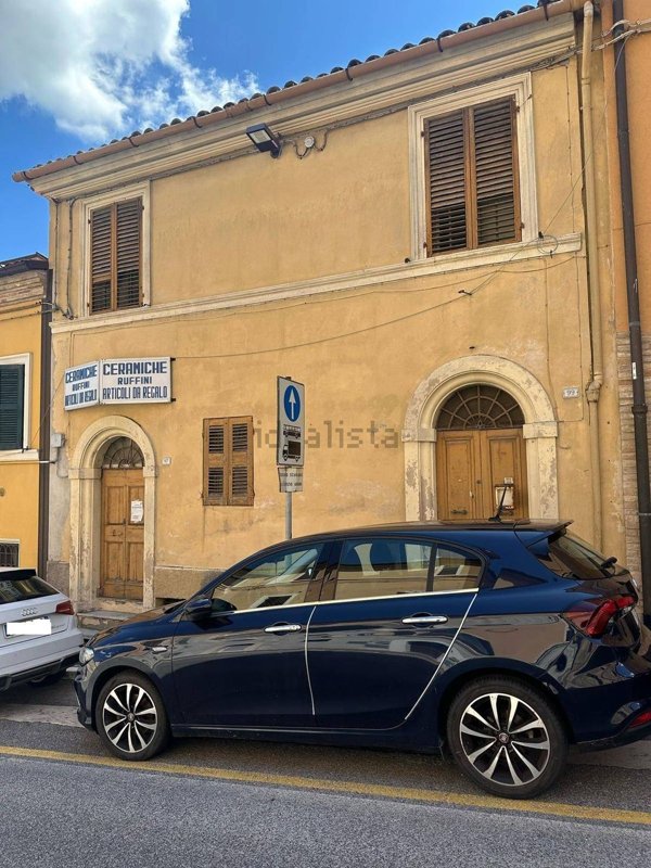 casa indipendente in vendita a Loreto