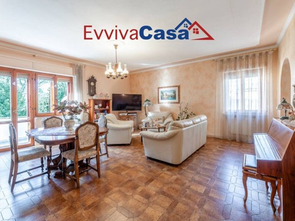 casa indipendente in vendita a Loreto in zona Villa Musone