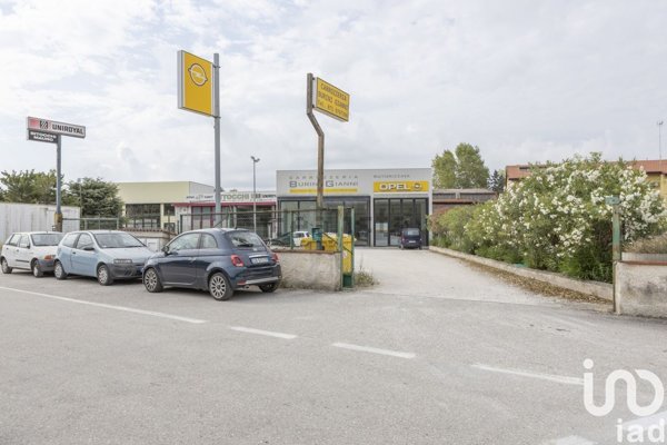 capannone in vendita a Loreto