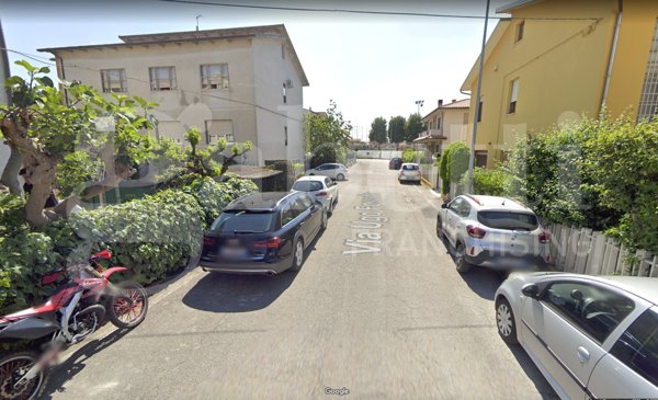 casa indipendente in vendita a Loreto in zona Villa Musone