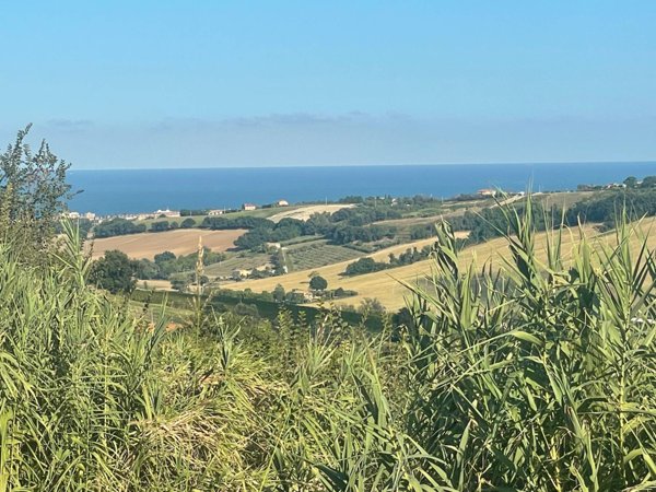 casa indipendente in vendita a Loreto in zona Costabianca