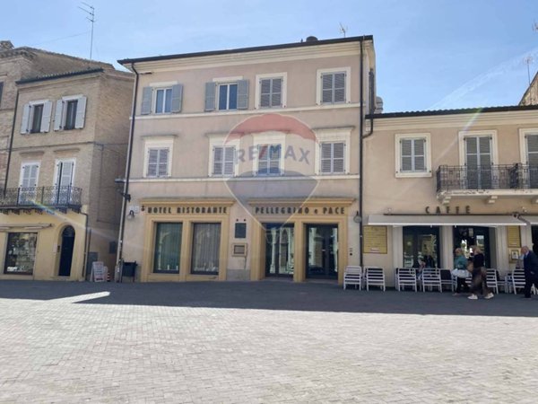 negozio in vendita a Loreto