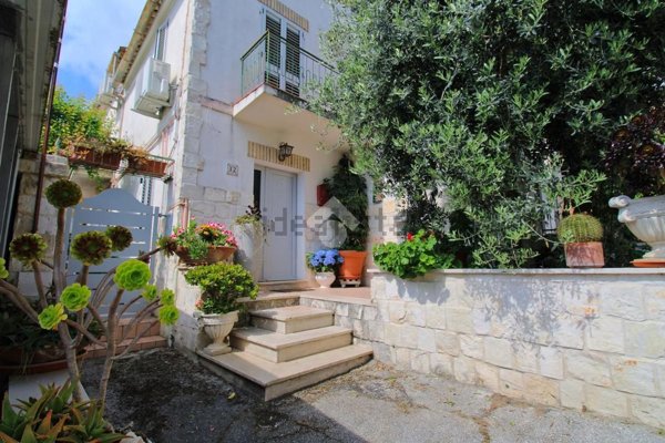 casa indipendente in vendita a Loreto