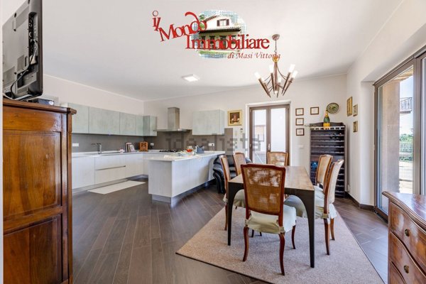 casa indipendente in vendita a Loreto