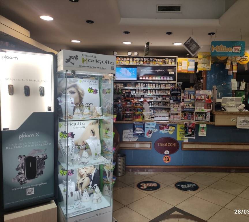 negozio in vendita a Loreto