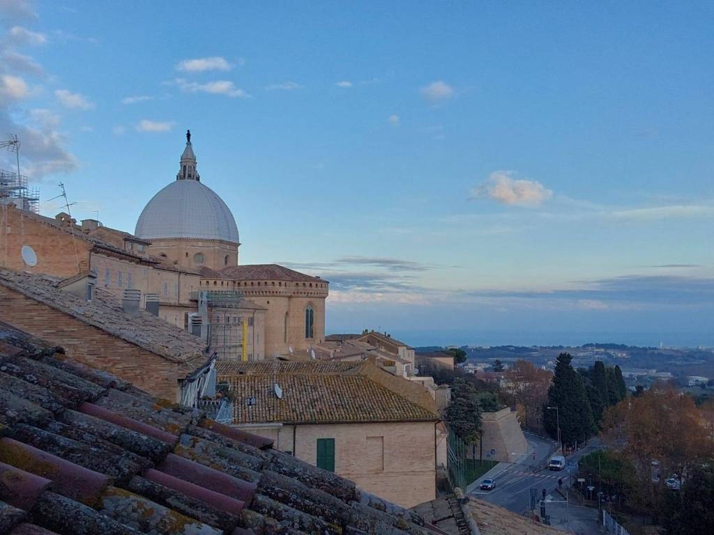 intera palazzina in vendita a Loreto
