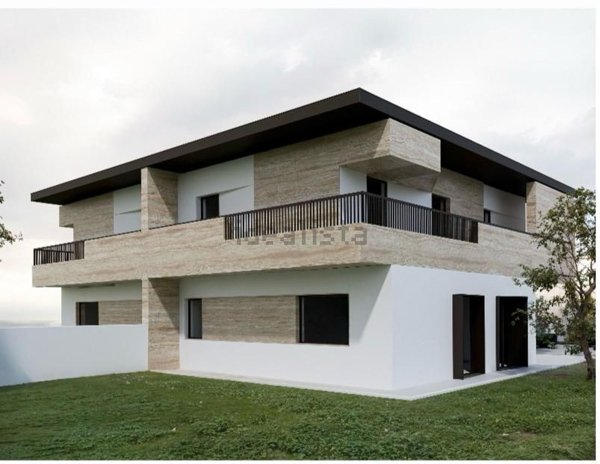 casa indipendente in vendita a Loreto