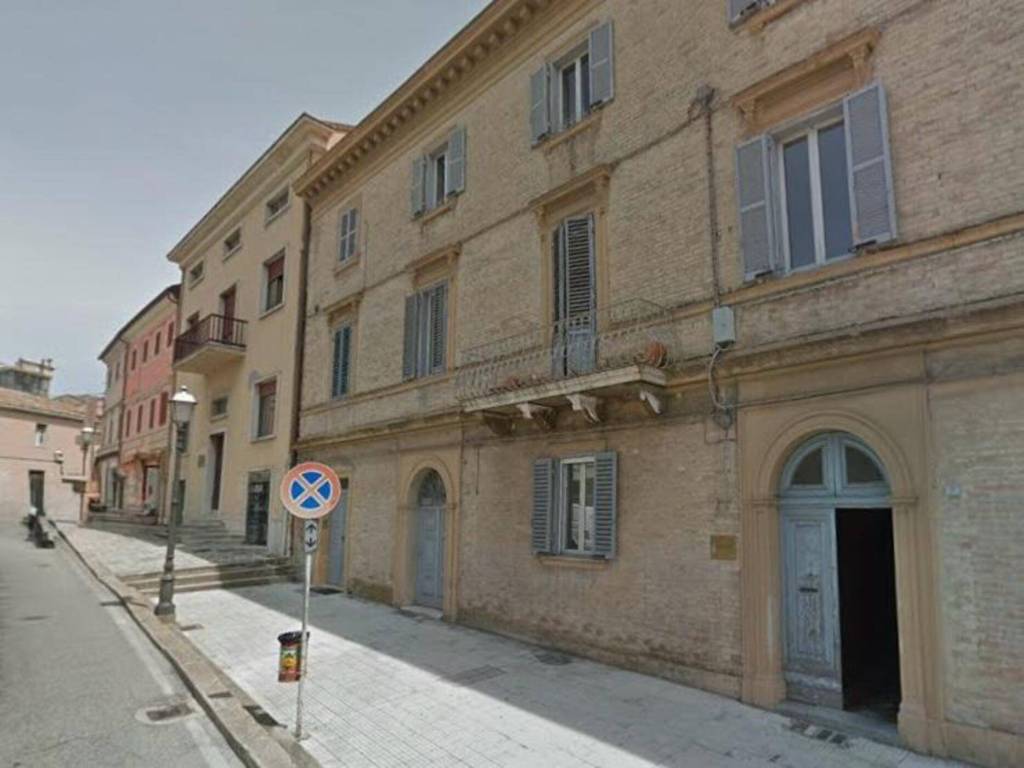 negozio in vendita a Loreto