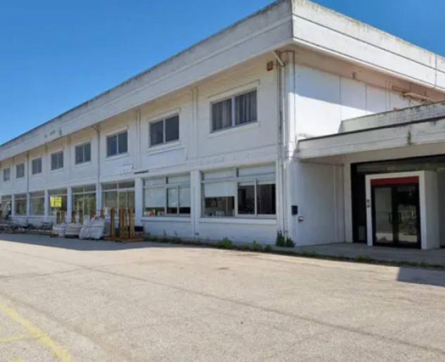 terreno edificabile in vendita a Loreto