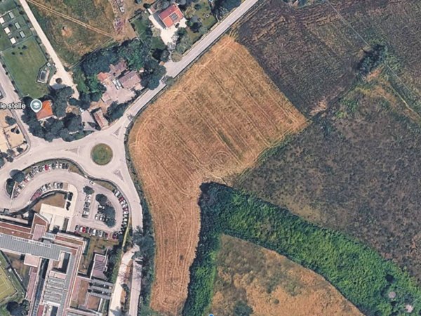 terreno edificabile in vendita a Loreto