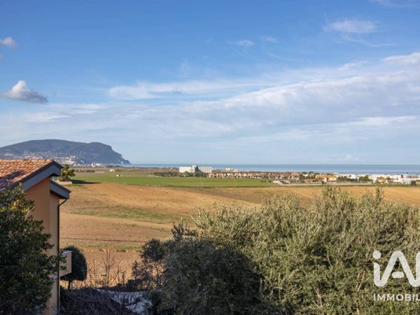 appartamento in vendita a Loreto