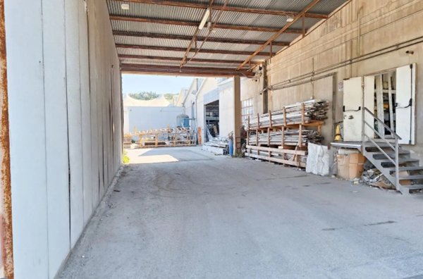 capannone in vendita a Loreto