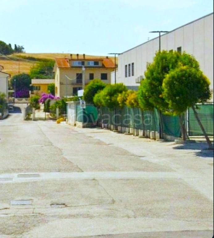 terreno edificabile in vendita a Loreto