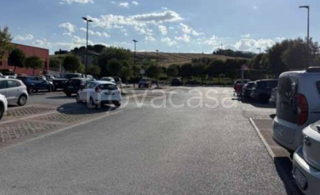 terreno industriale in vendita a Loreto