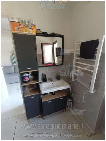 locale commerciale in vendita a Loreto