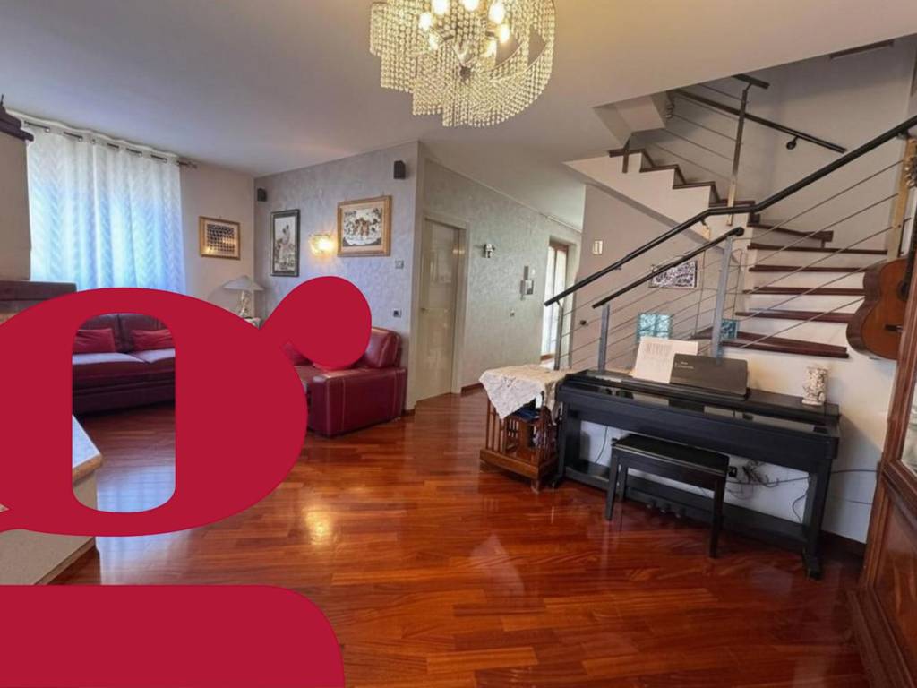 casa indipendente in vendita a Loreto in zona Villa Musone