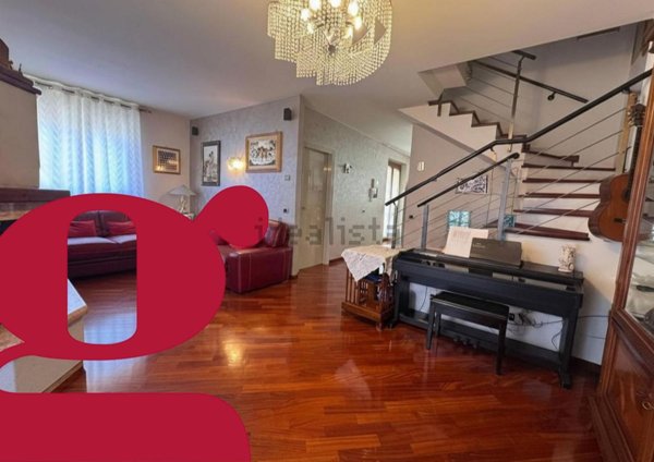 casa indipendente in vendita a Loreto in zona Villa Musone