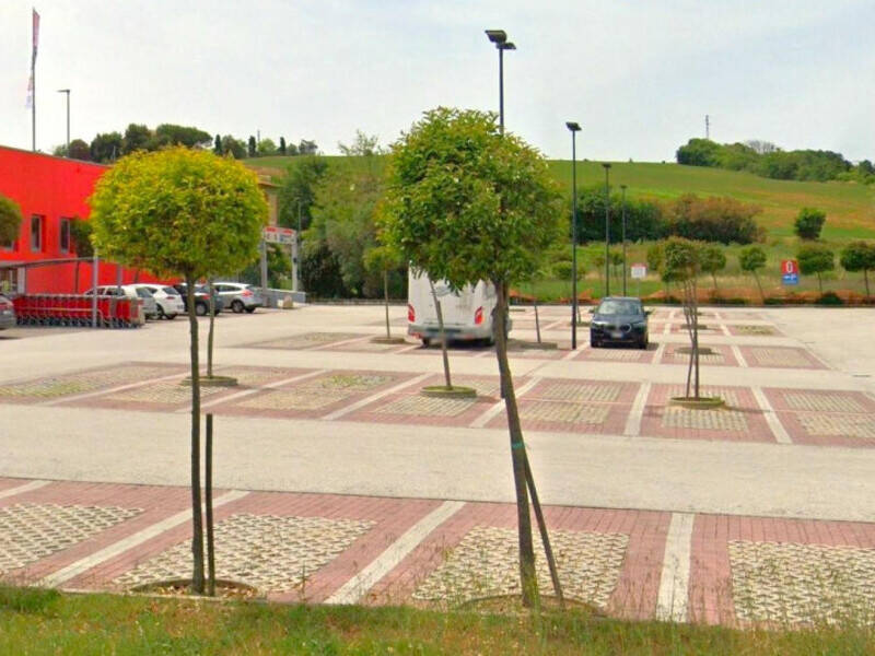 terreno edificabile in vendita a Loreto