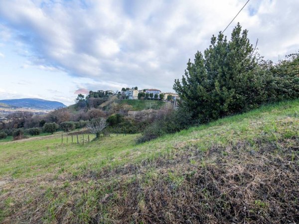 casa indipendente in vendita a Loreto