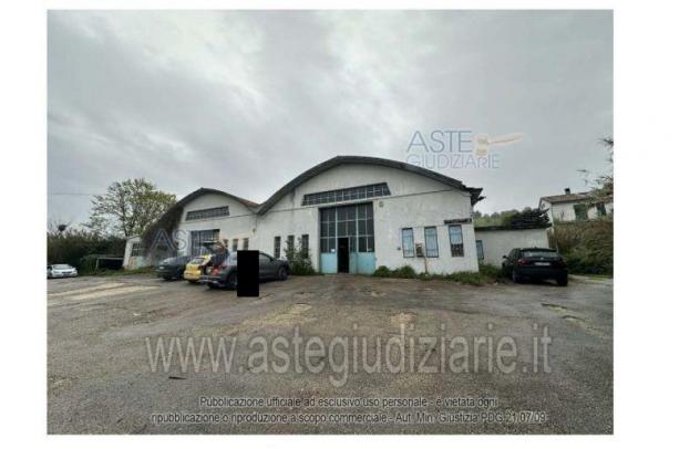 negozio in vendita a Loreto