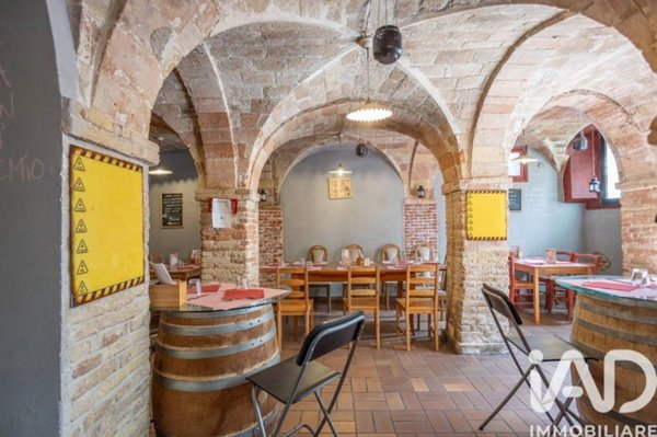 negozio in vendita a Loreto