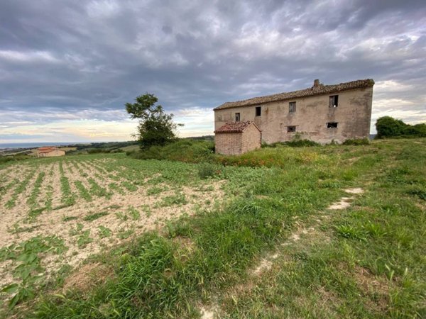 casa indipendente in vendita a Loreto