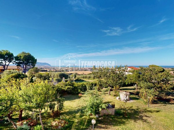 appartamento in vendita a Loreto in zona Costabianca